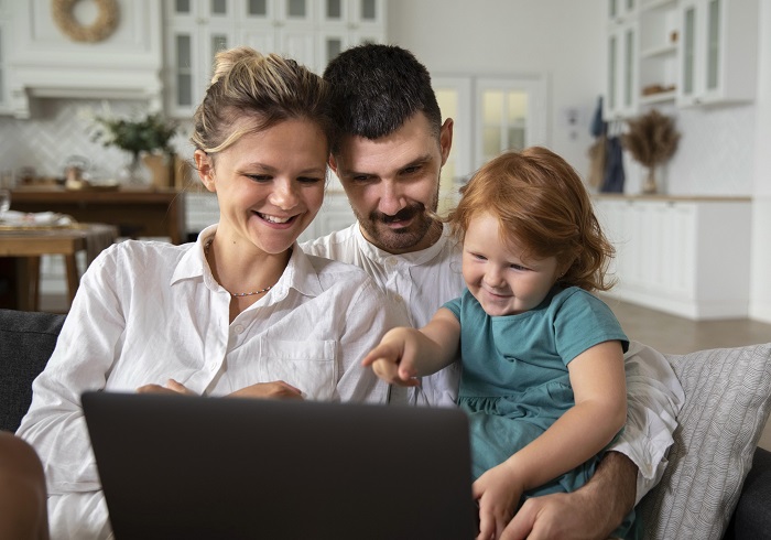 Родители могут уплатить налоги за несовершеннолетних детей через ЛКФЛ