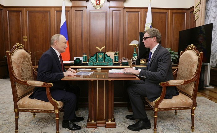 2025_11-17_11-23_РГ_Путин_обсудил_с_главой_ФНС_01.jpg