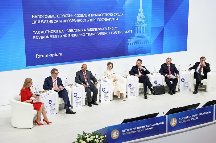 2026-06-05_На_ПМЭФ-2026_обознач_ключев_миров_тенденц_в_налог_администрирован_03.jpg
