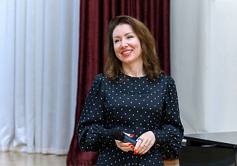 Ирина Окладникова провела урок финграмотности для московских школьников