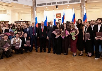 Антон Силуанов вручил дипломы выпускникам Финансового университета 2026 года